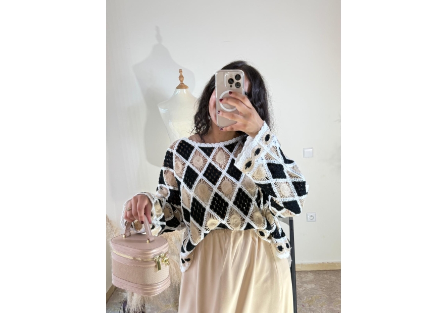 Pull Noir, blanc et beige - Bohème chic et décontracté